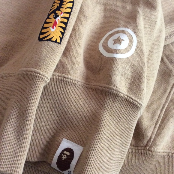 Bape - Picture 2 of 8